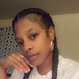 Meet your Posher, Vanessa